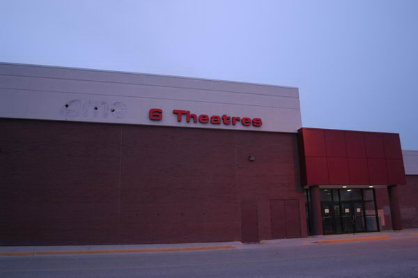 Wonderland Mall (Wonderland Shopping Center) - 2004 Photo (newer photo)